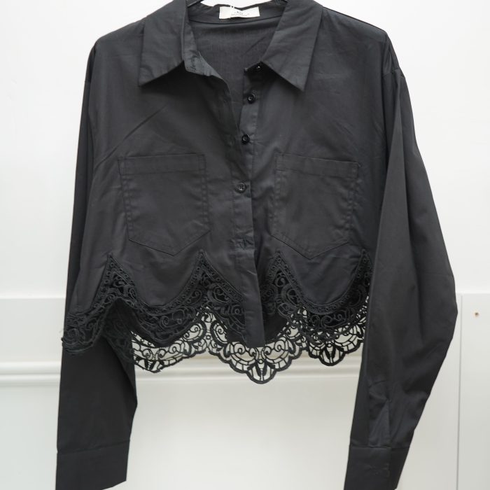 camisa Renda Preta curta