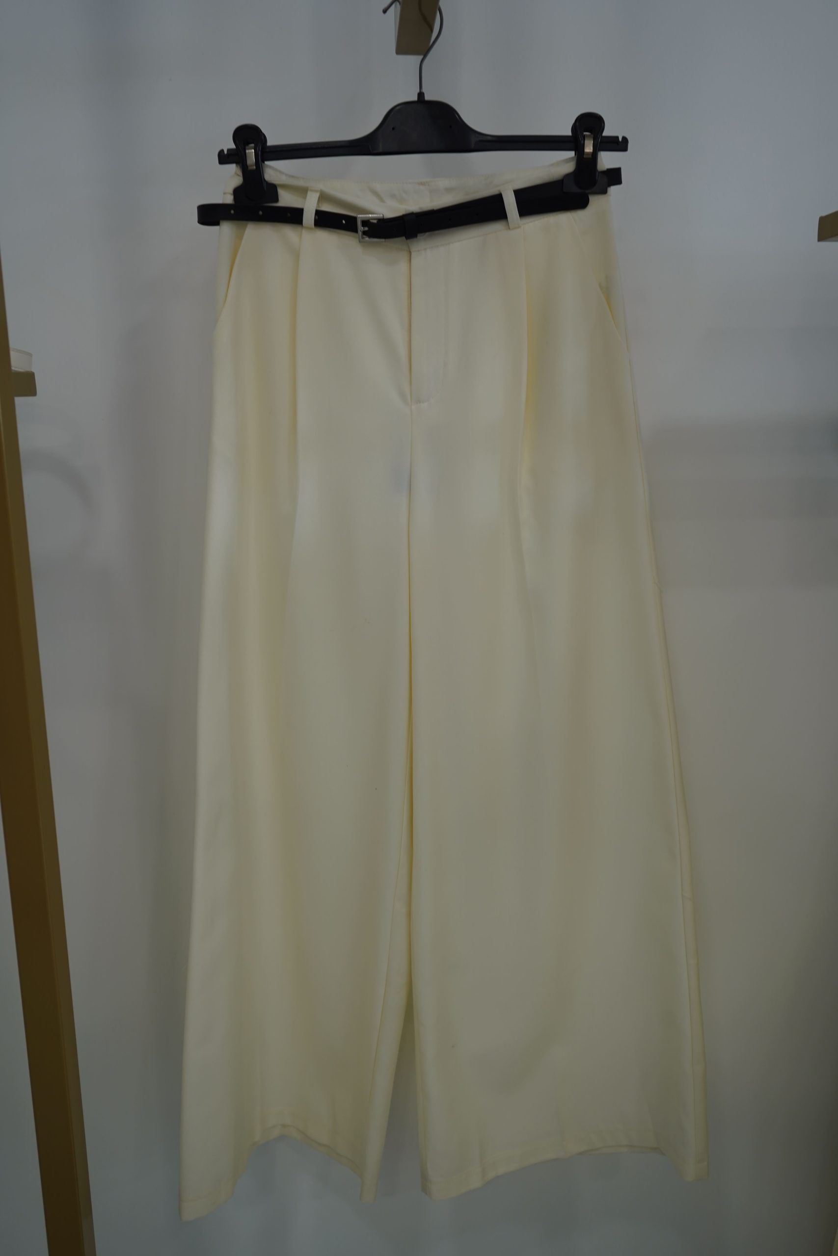 calça c cinto preto