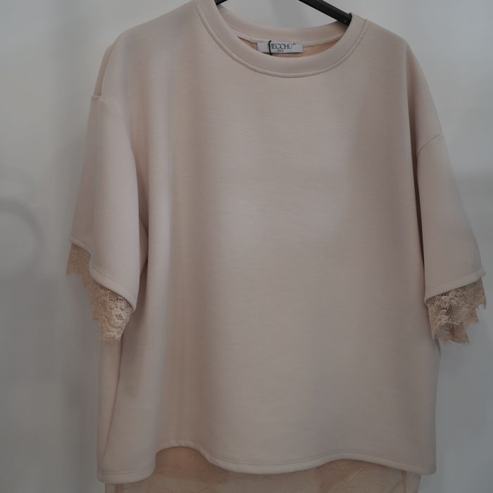 t.shirt com renda aberta nas costas