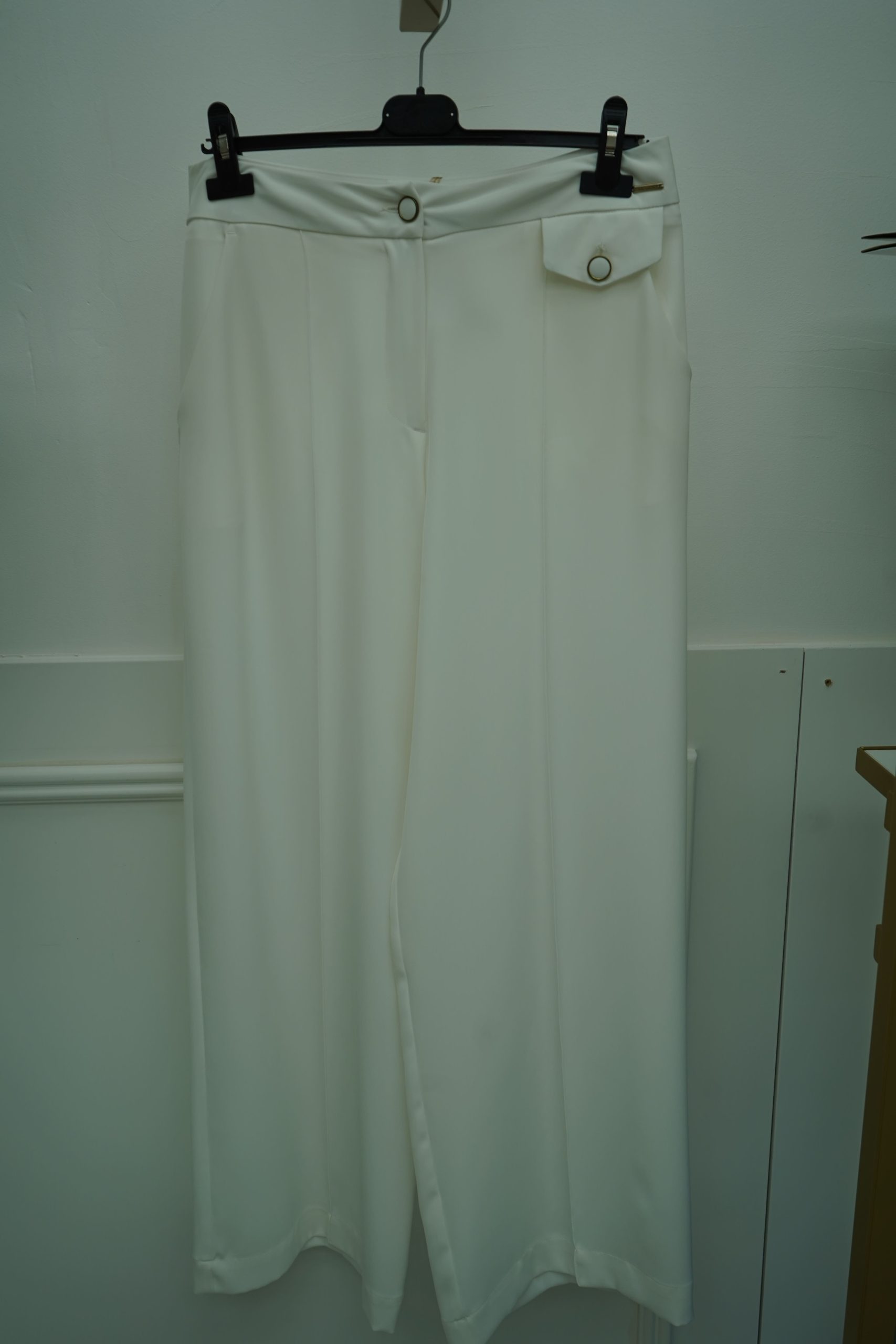 calça branca pantalona