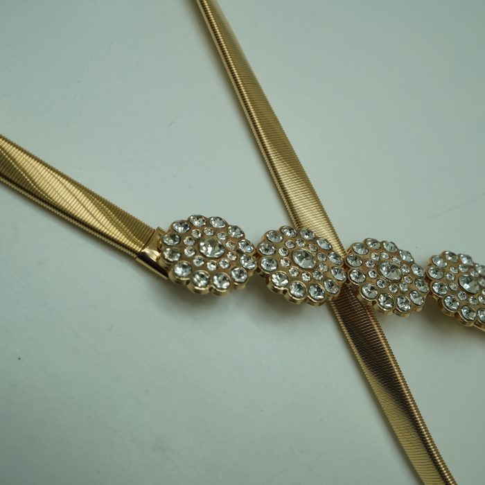 cinto dourado pedras prata