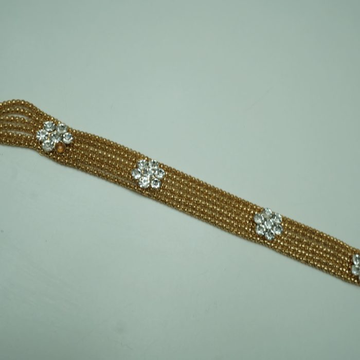 cinto dourado tiras e flores
