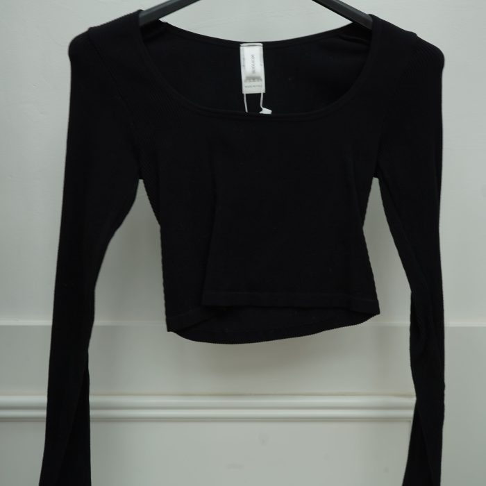 camisola preta malha lisa