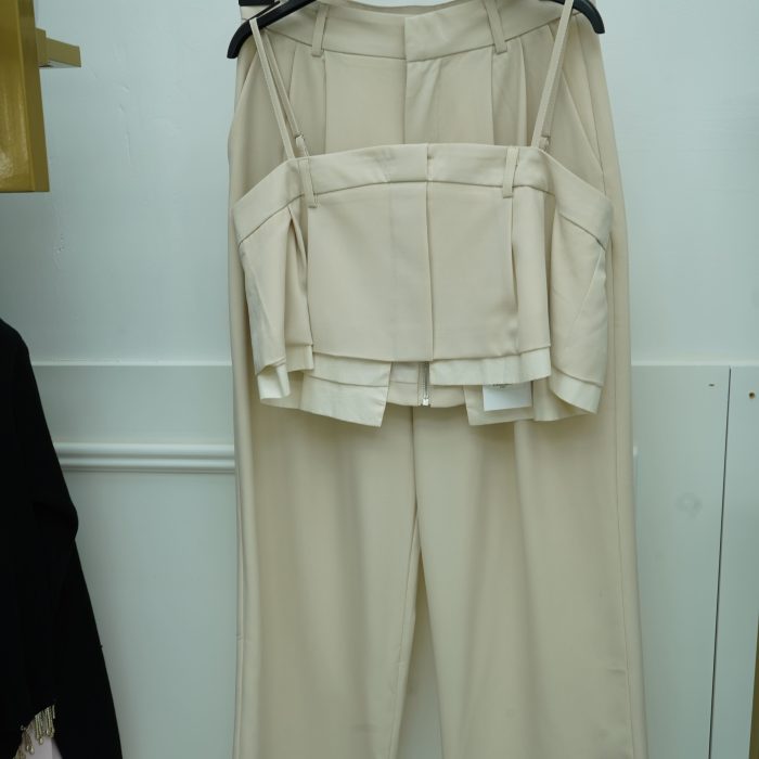 conjunto bege top e calca