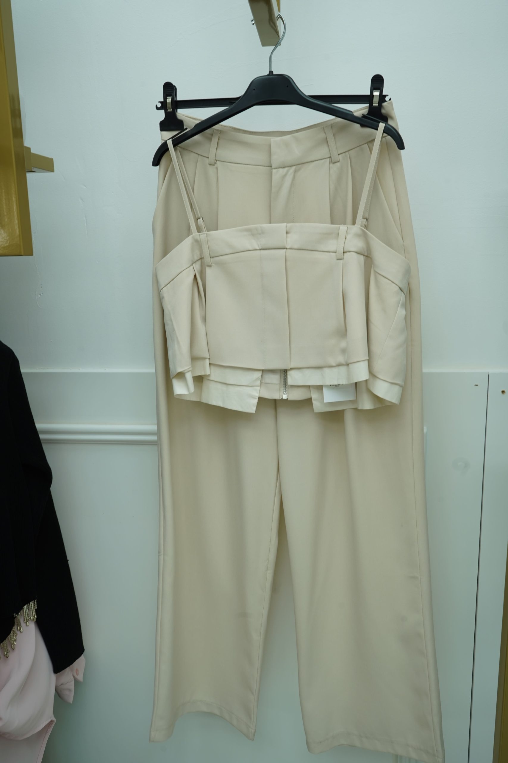 conjunto bege top e calca