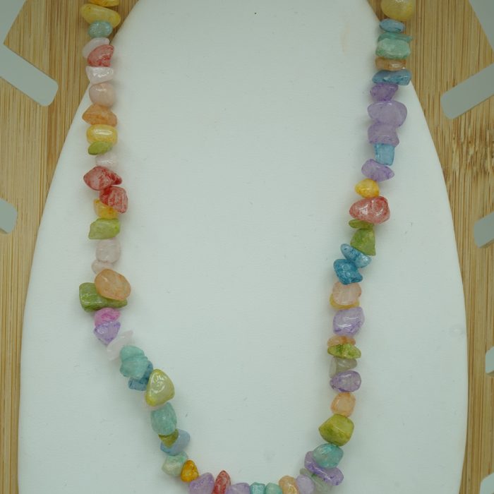 colar multicolor pedrinhas