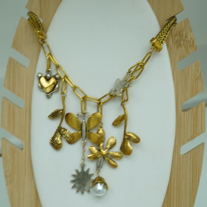 colar dourado pingarelhos flor