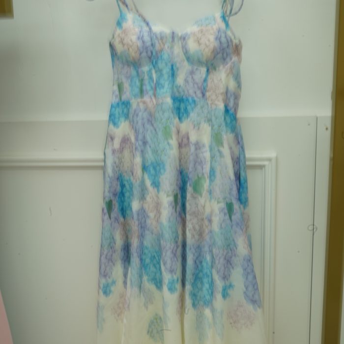 vestido florido azul