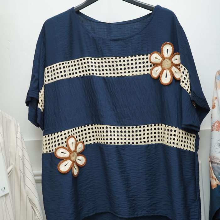 camisola c flores bege