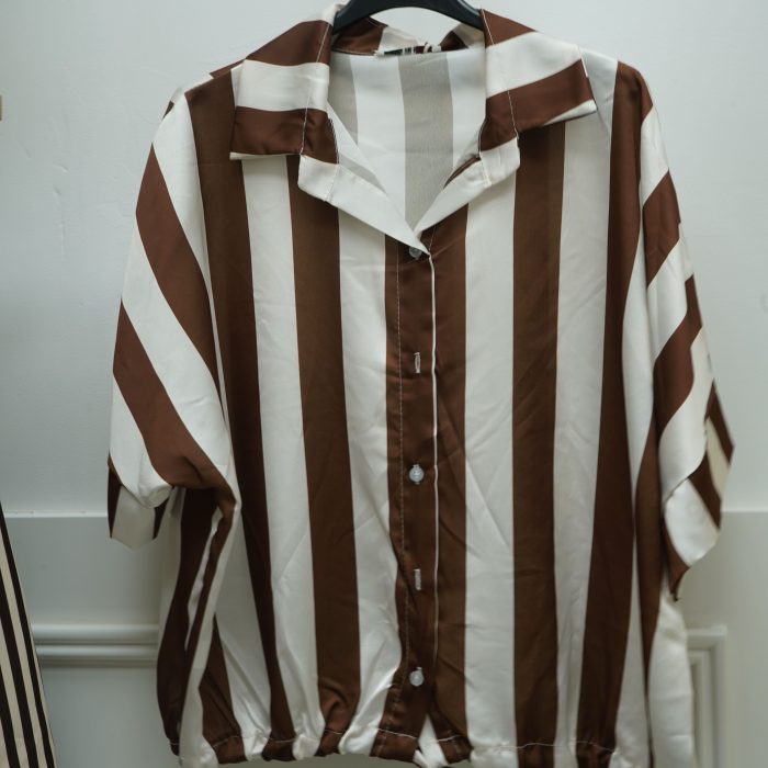 camisa riscas castanha