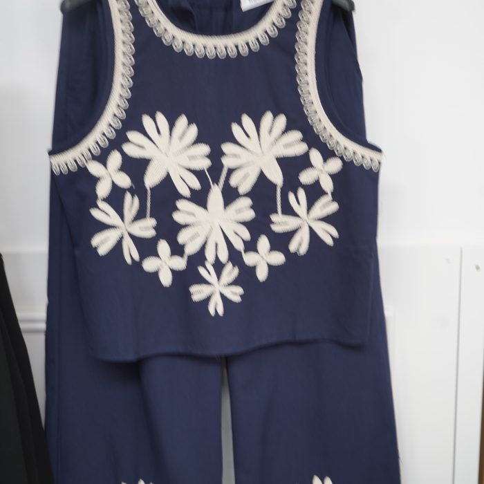 conjunto marinho flores beje