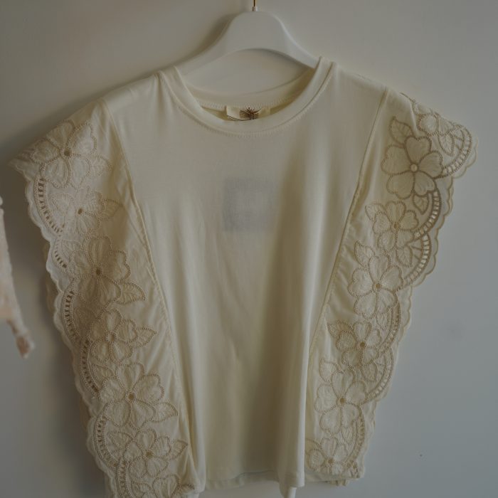 T.shirt bordado flor