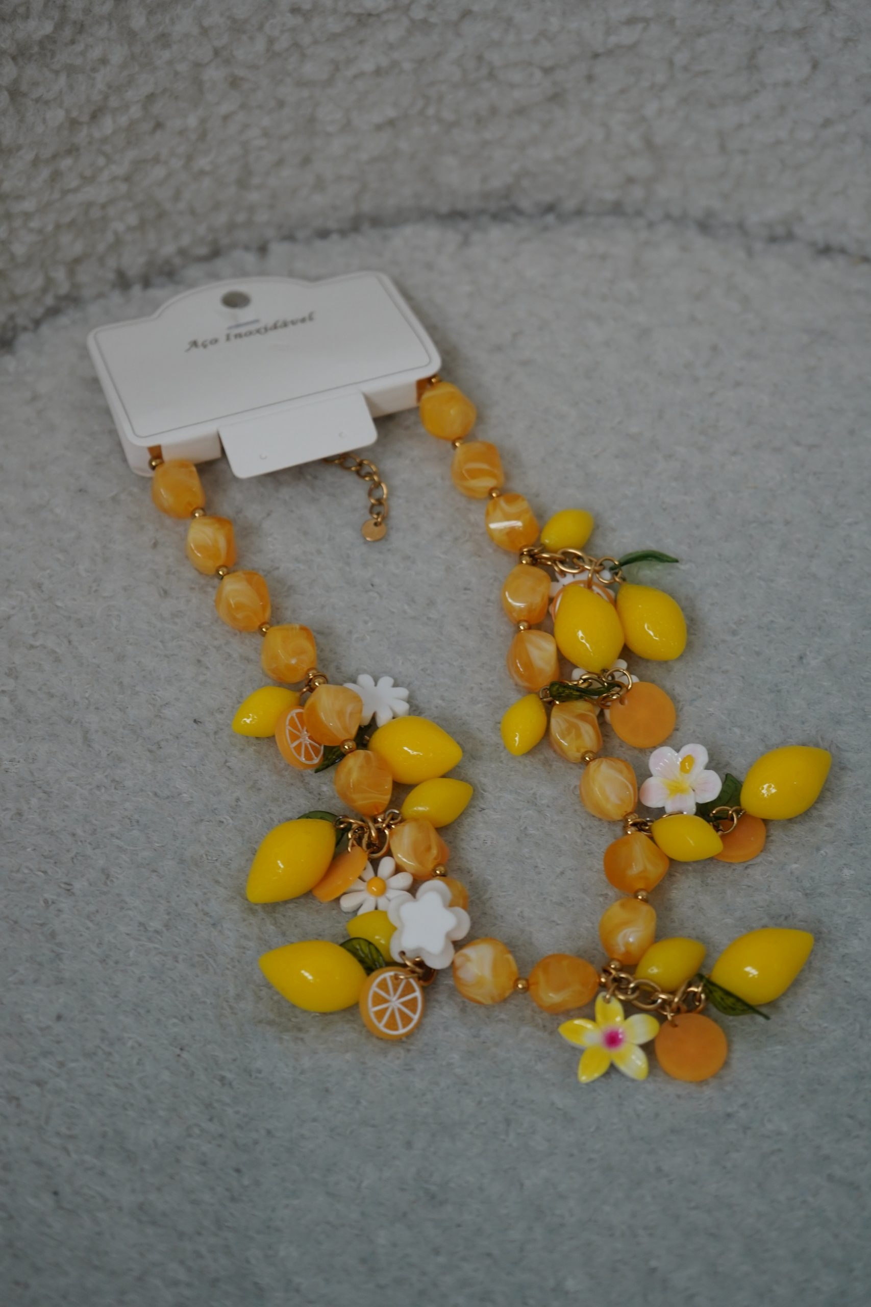 colar limões amarelo