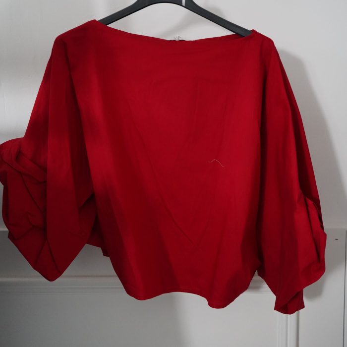 blusa manga balao vermelha
