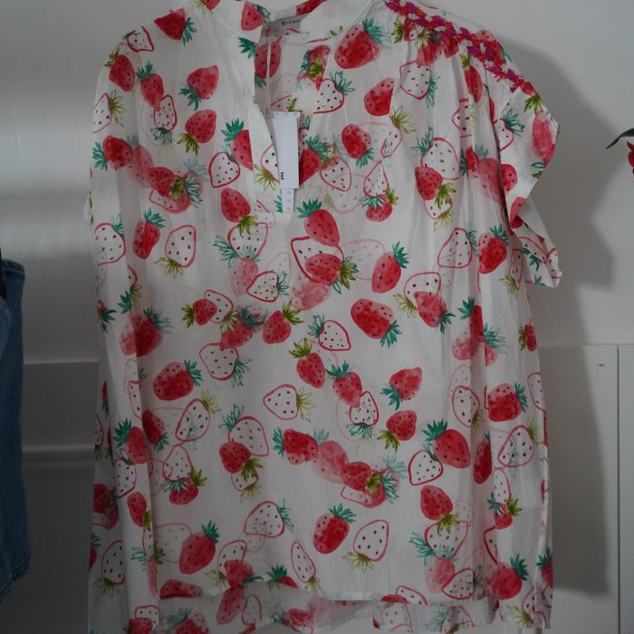 blusa morangos