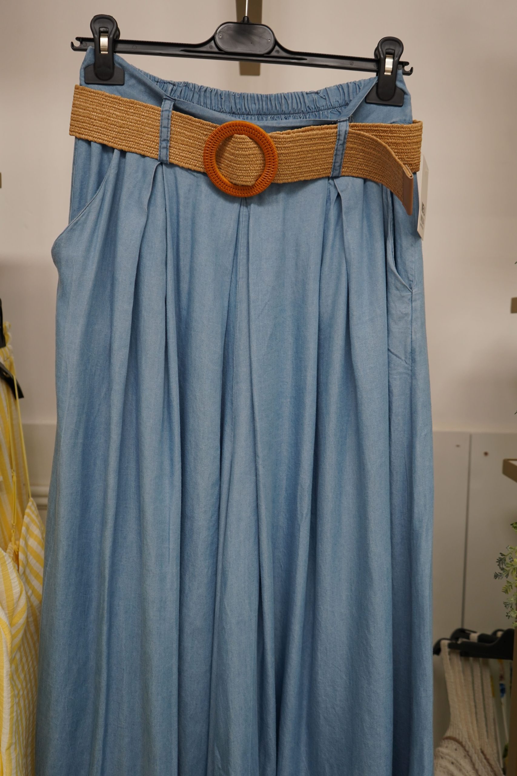 calça fluida c/cinto largo