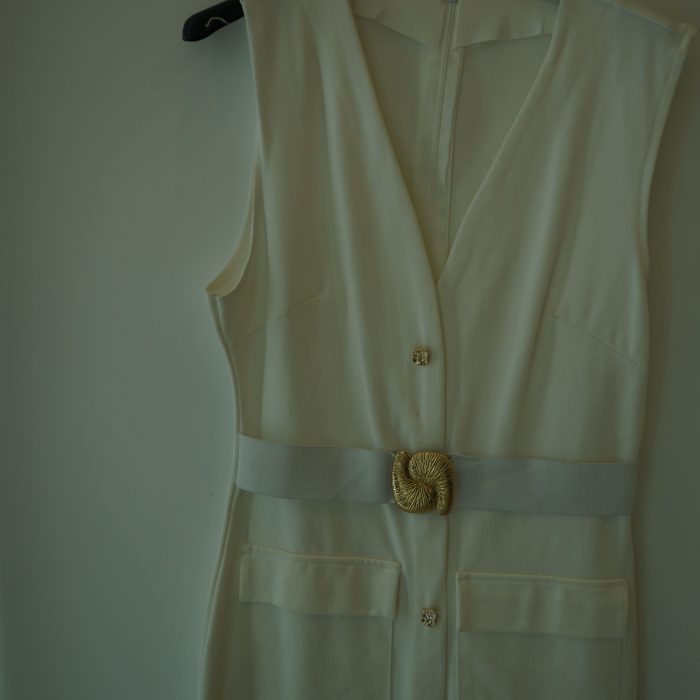 vestido justo branco c/ cinto