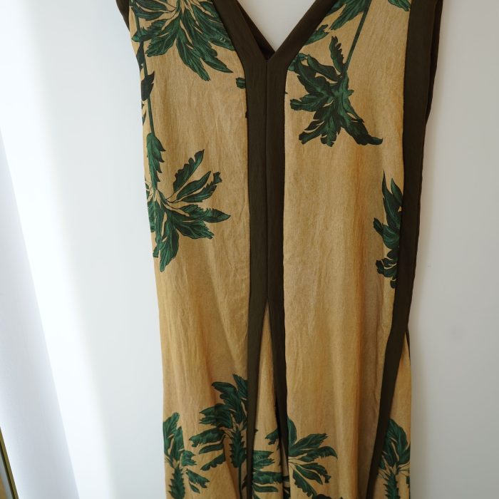 vestido folhas