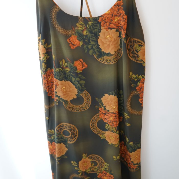 Vestido  castanho flores laranja