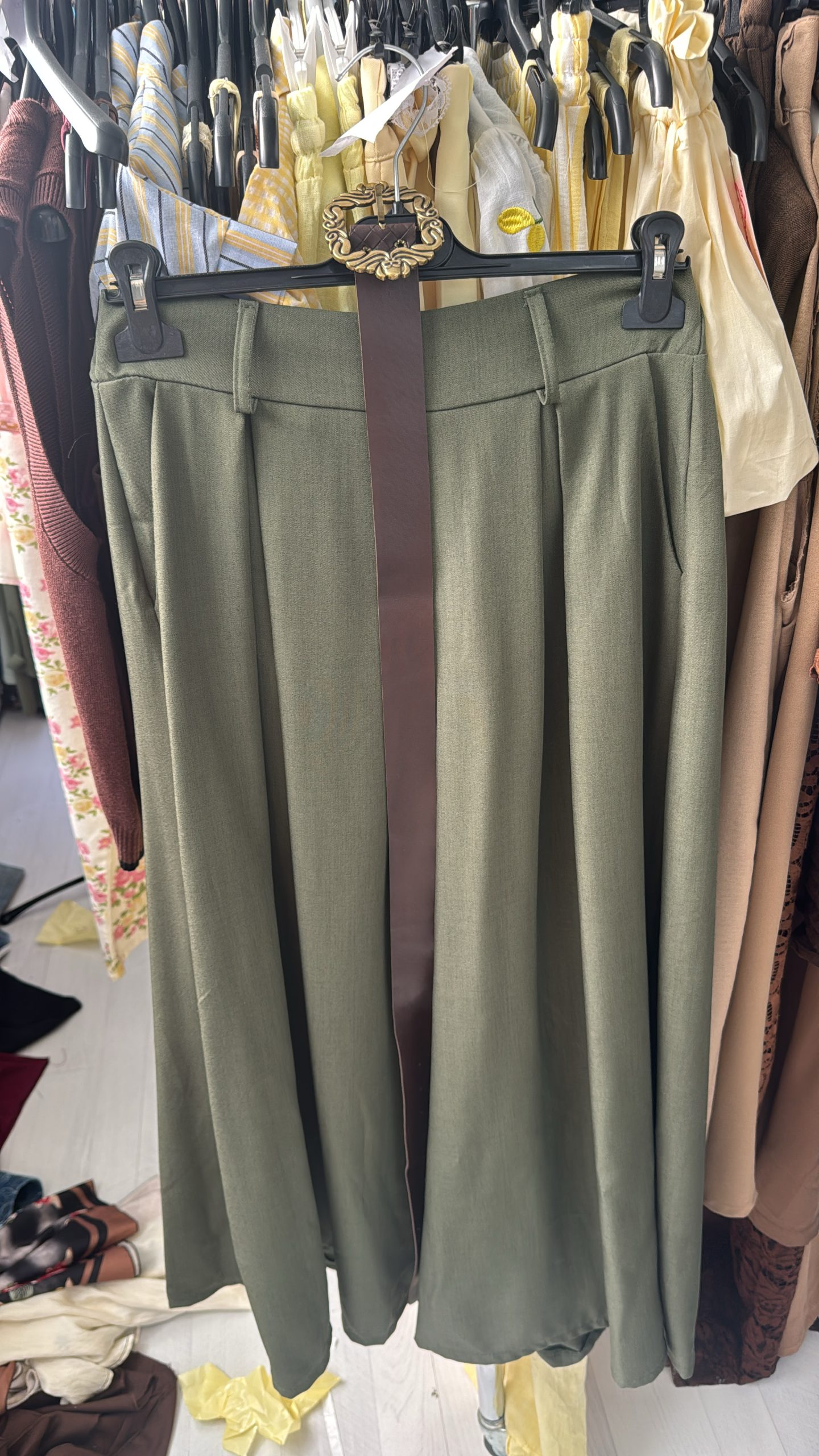 PANTALONA C CINTO CASTANHO TRABALHADO