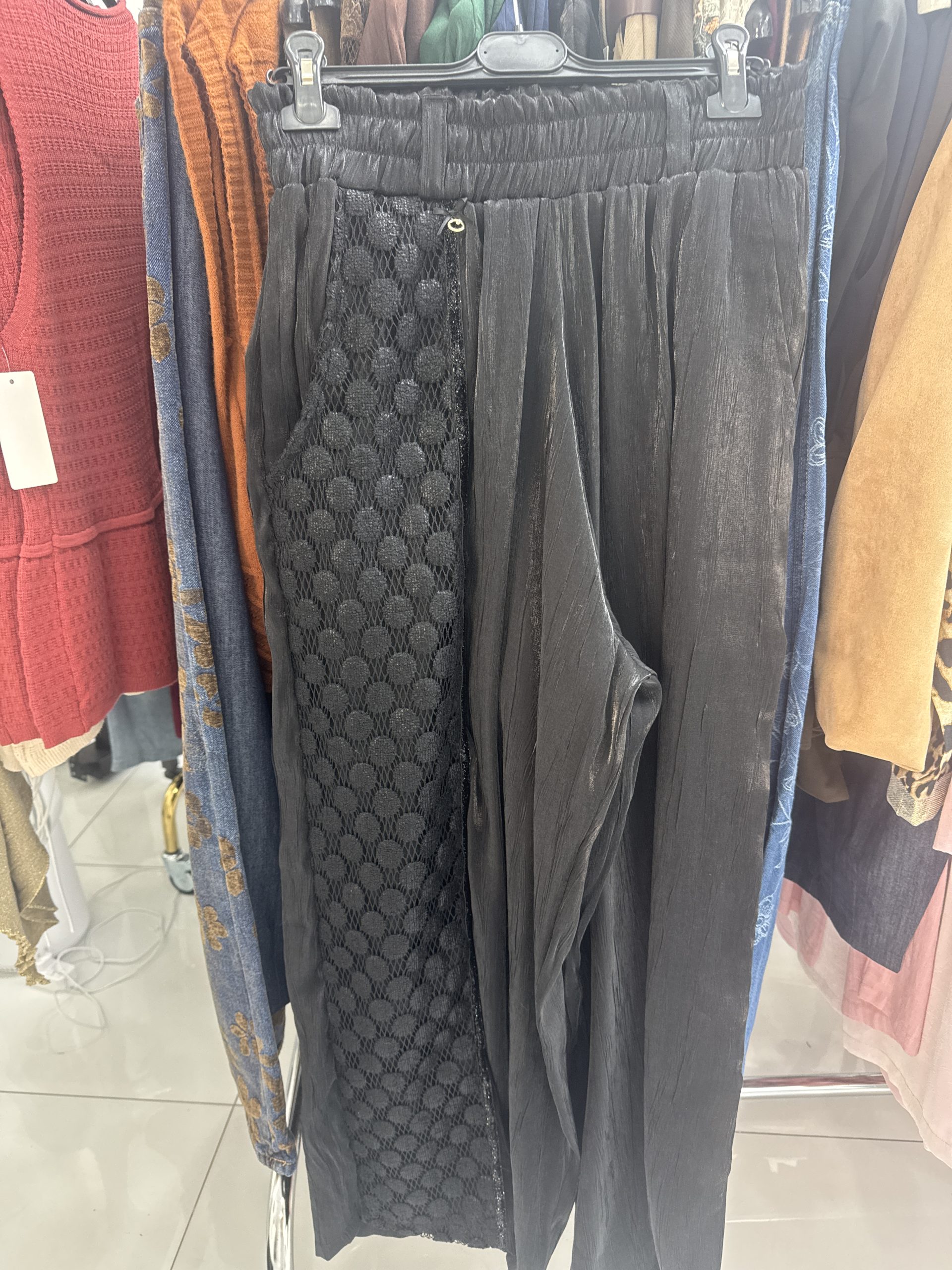 CALÇA PRETA MISS GOLD