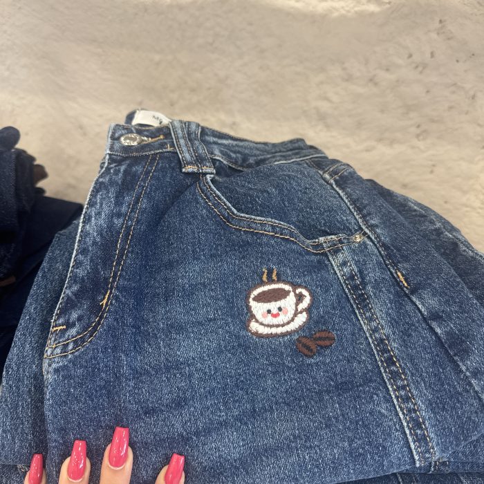 JEANS BALLON COM BONECOS